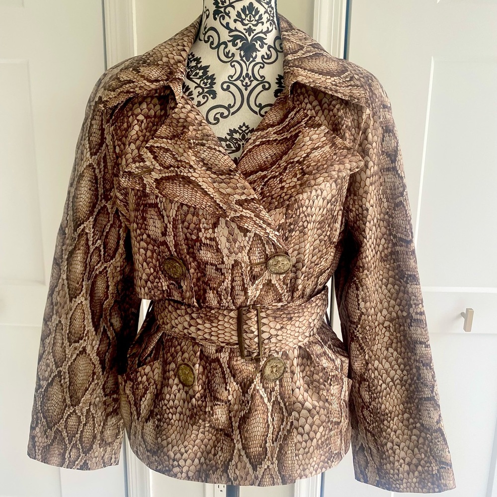 Stylish Rain Jacket. Size 40 = Large